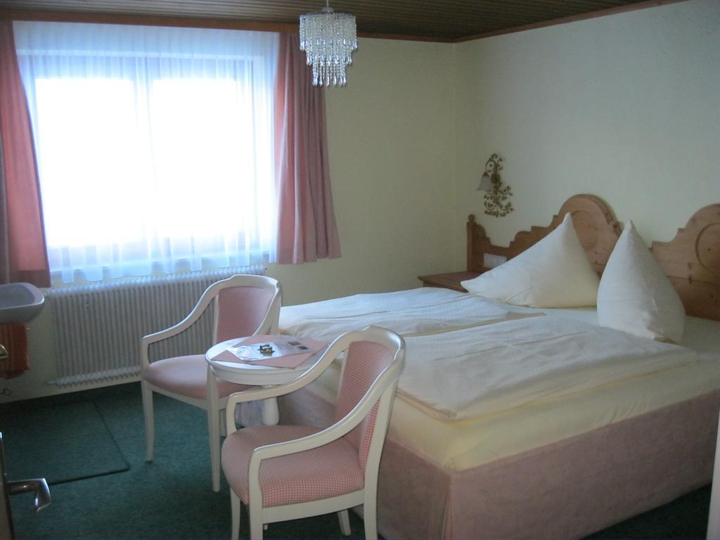 Gaestehaus Sahler Gaschurn Habitación foto